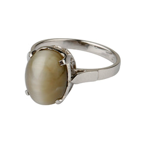 Glorious oval-shaped cat eye sterling silver  ring