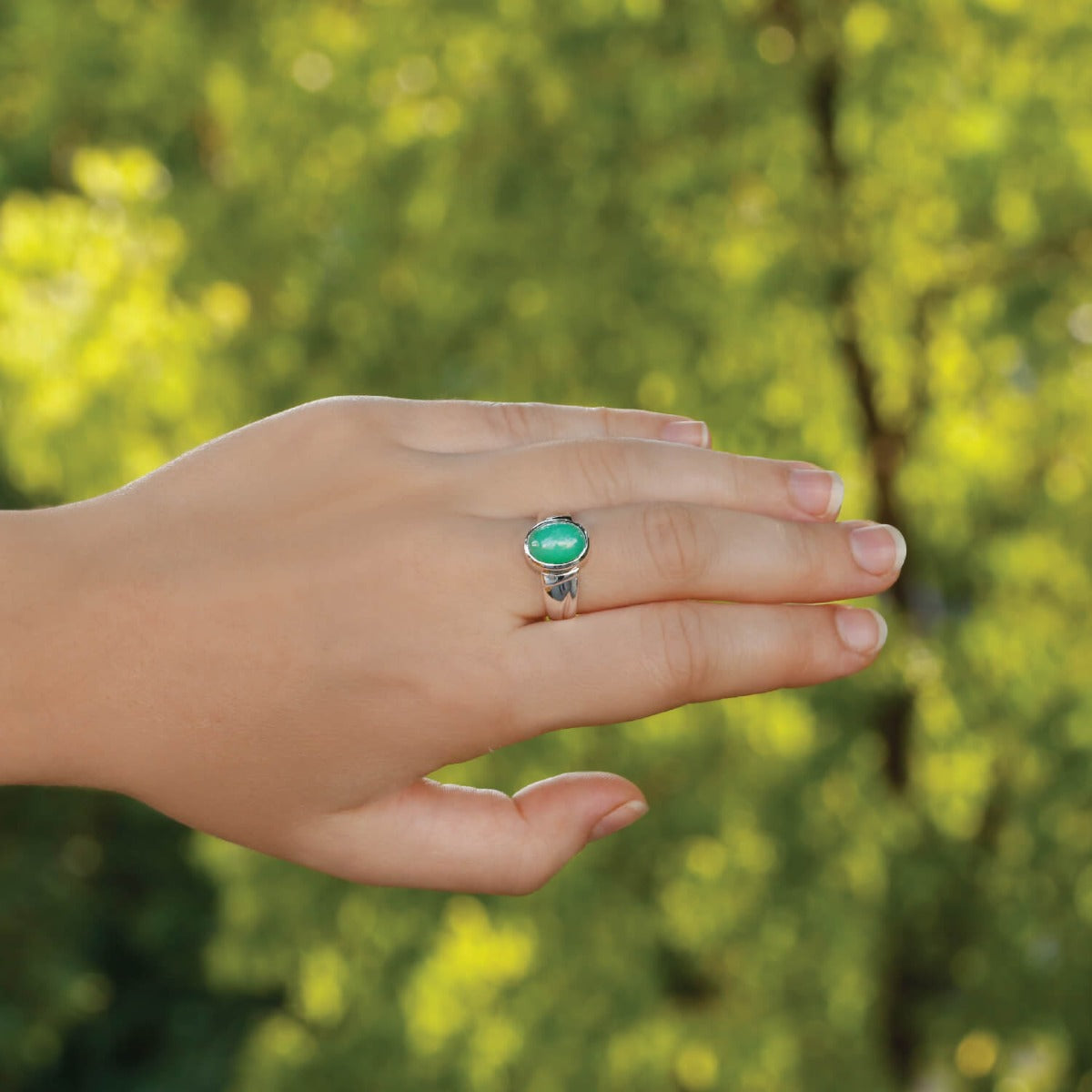 Magnificent aventurine silver ring