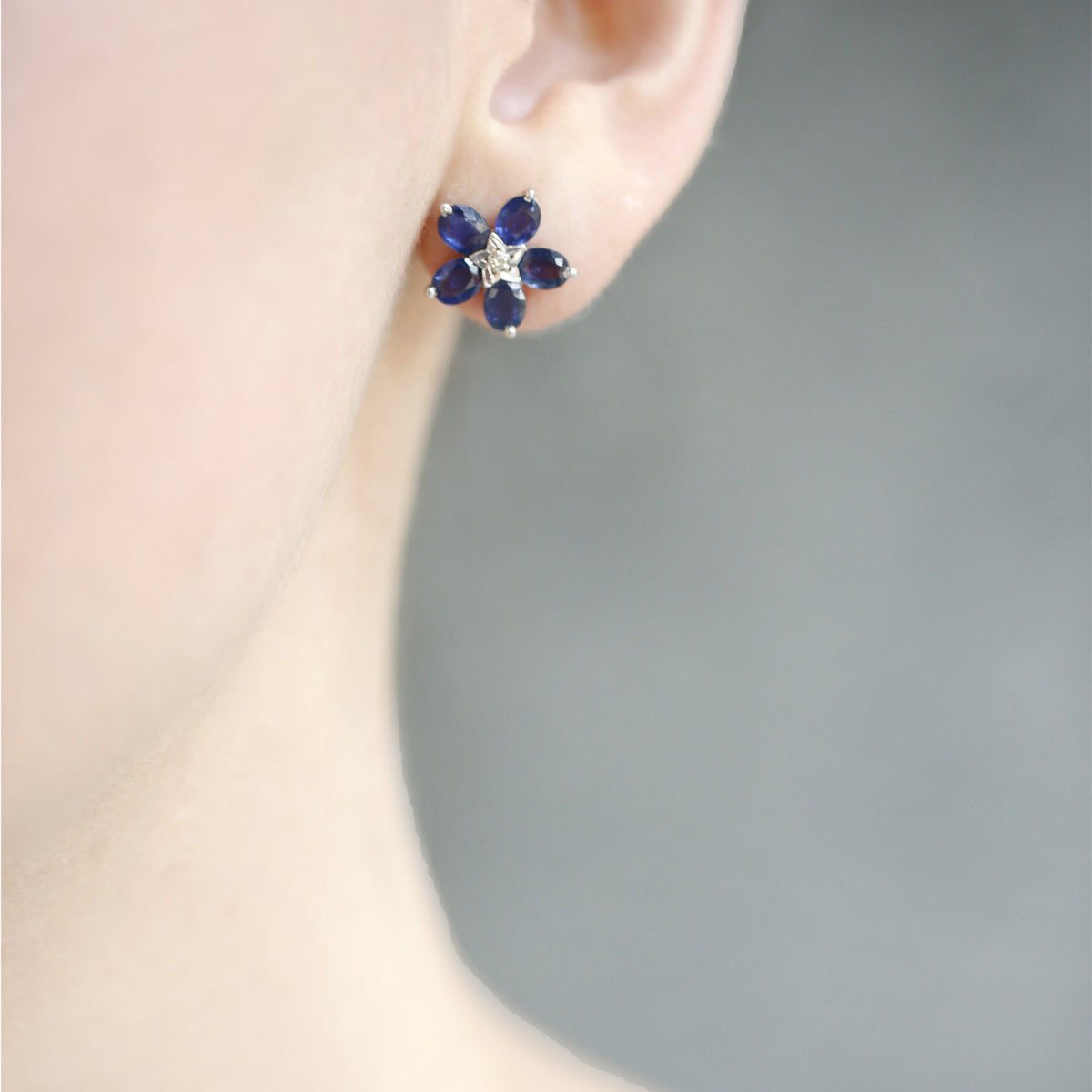 925 Silver Earrings with Blue Sapphire and Diamond Flower