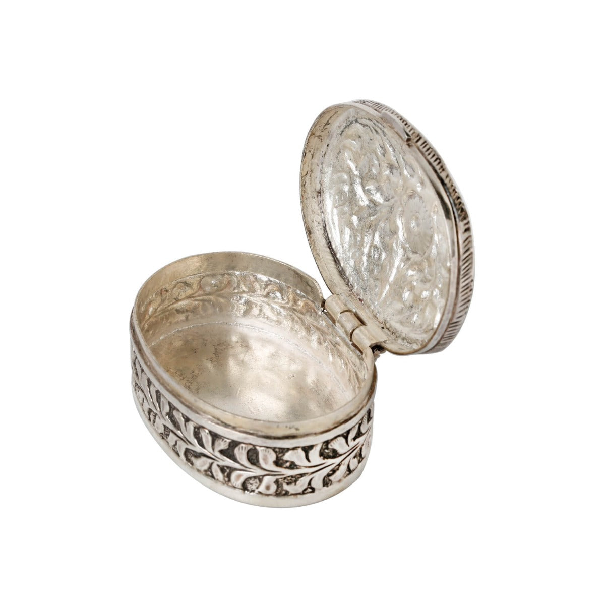Alluring sterling silver leaf box