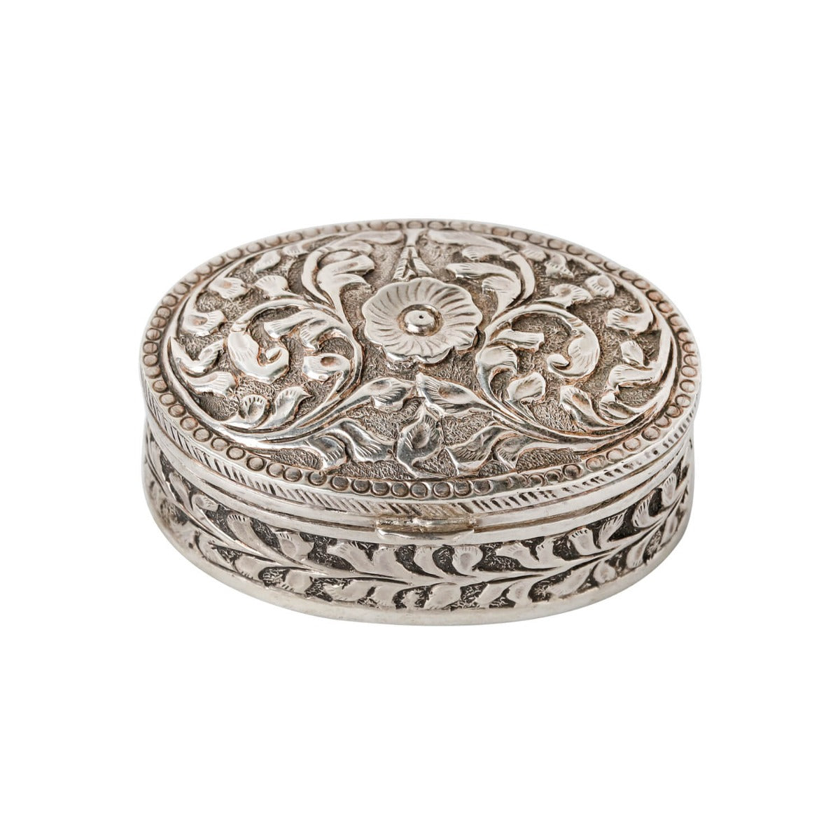 Alluring sterling silver leaf box