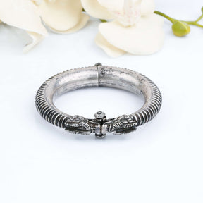 Tilam Silver Bangle